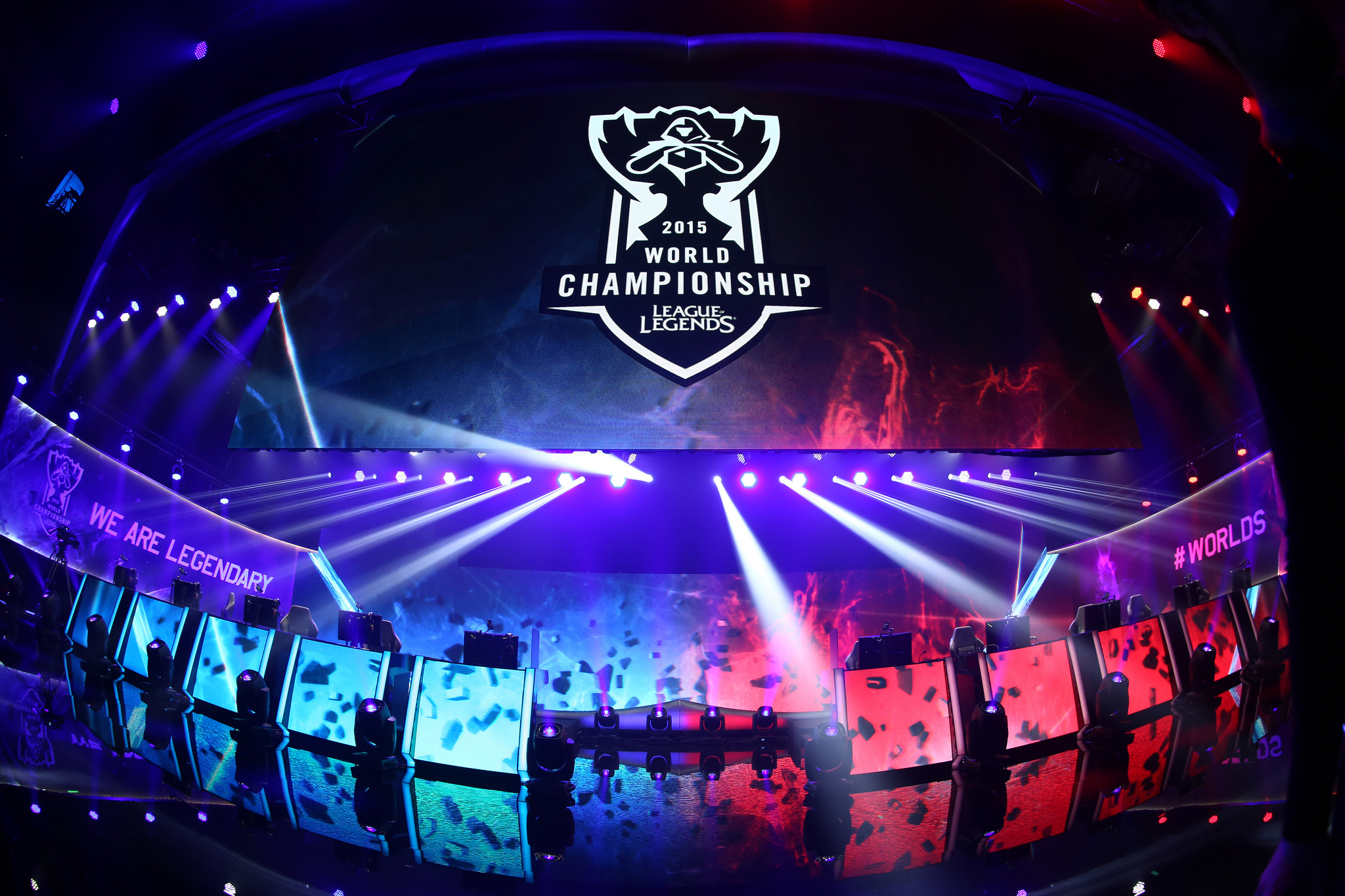 NIP官方致谢粉丝：9个月的酷暑 都抵不过粉丝热情的一半