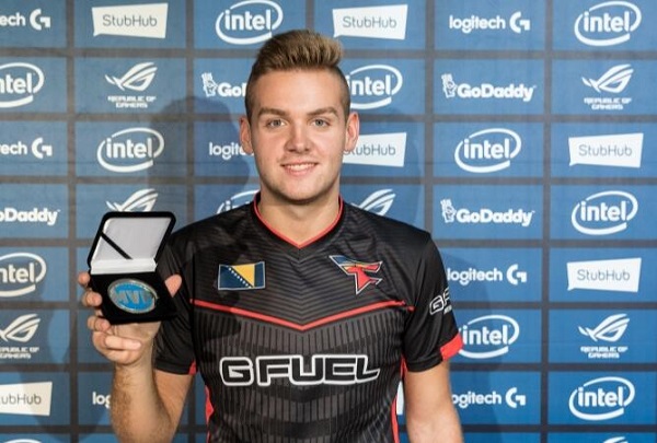 玩家自愿离开服务器滥用CS2经济——CCT赛事又一丑闻