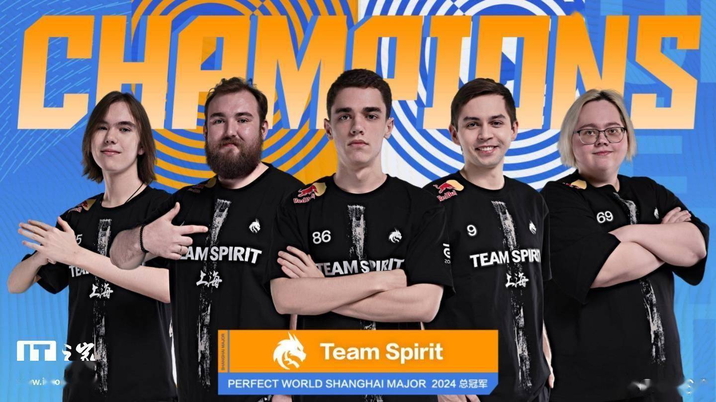 LPL主持夏安微博晒照：又幸福了安子